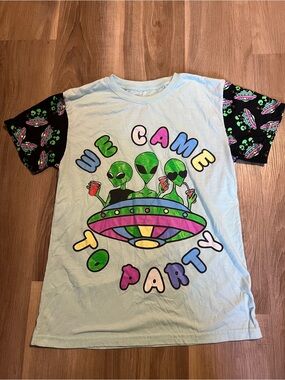 Fresh Laundry Alien 'We Came to Party' Graphic Tee - Light Blue sz med